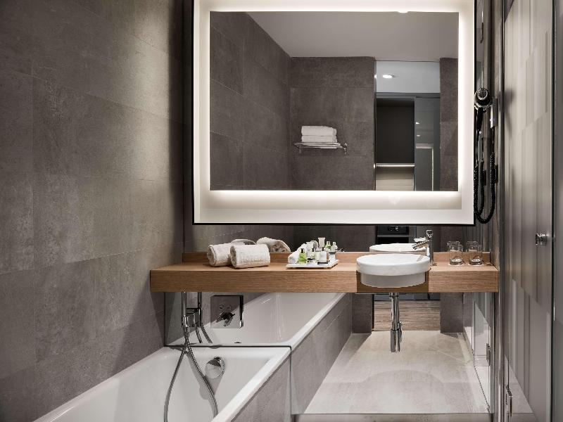 NH Collection Madrid Suecia image