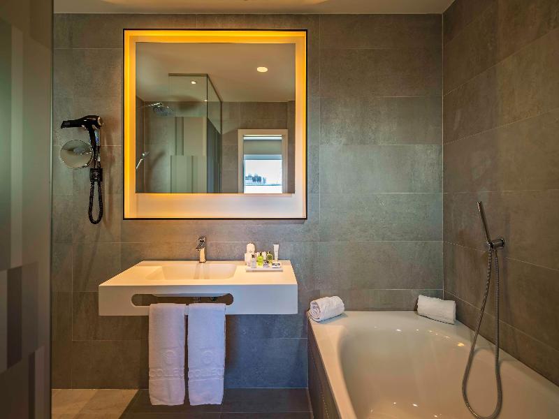 NH Collection Madrid Suecia image