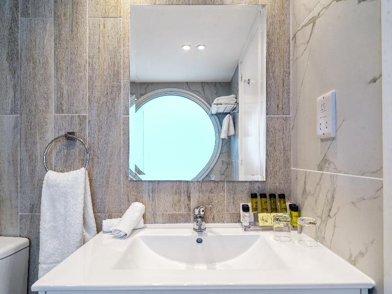 Leonardo Plaza Cypria Maris Beach Hotel & Spa image