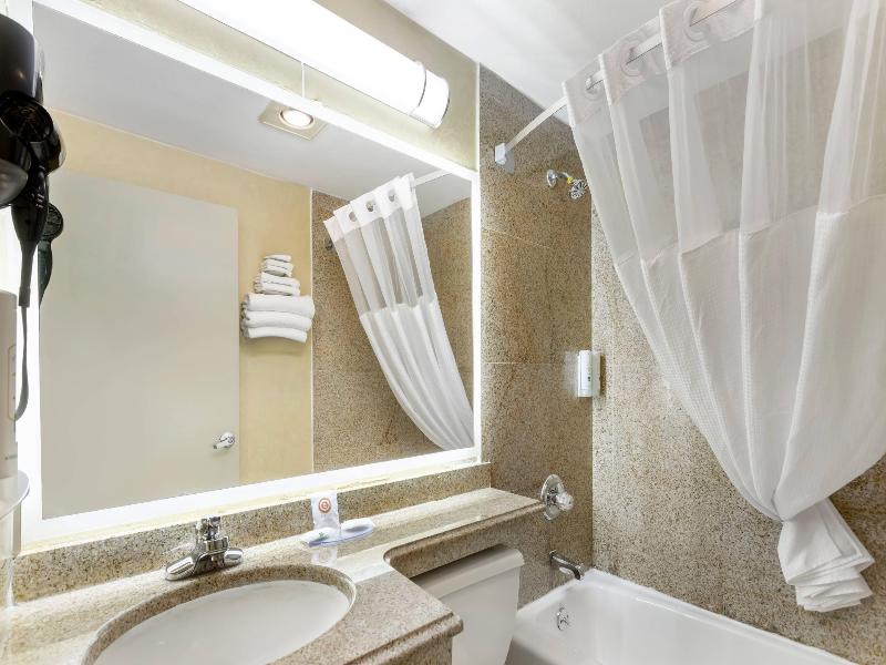 Quality Inn JFK Airport Rockaway Blvd image