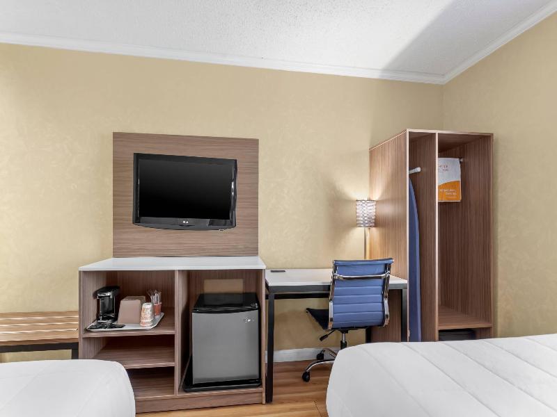 Quality Inn JFK Airport Rockaway Blvd image