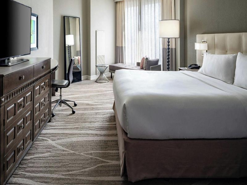 Renaissance Tampa International Plaza Hotel image
