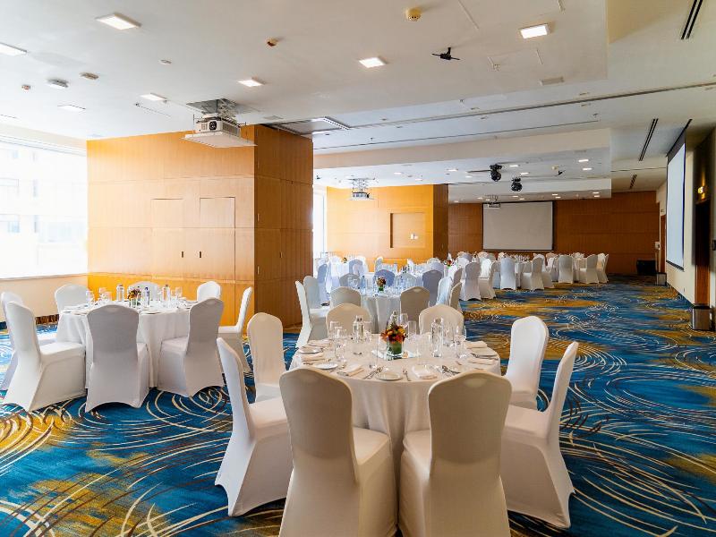 Novotel Dubai Al Barsha image