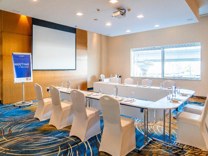 Novotel Dubai Al Barsha image