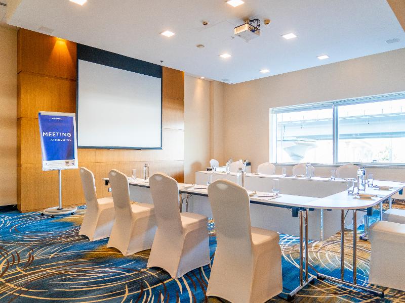 Novotel Dubai Al Barsha image