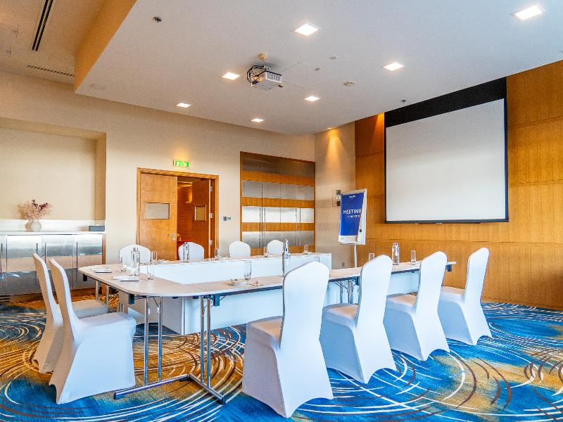 Novotel Dubai Al Barsha image