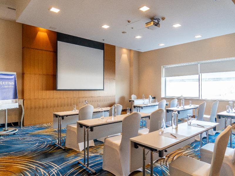 Novotel Dubai Al Barsha image