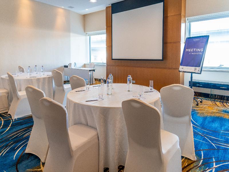 Novotel Dubai Al Barsha image