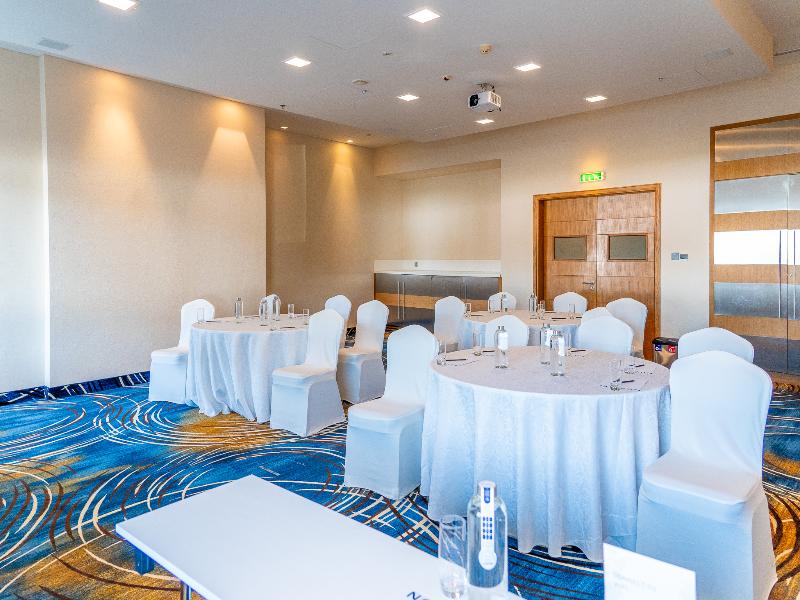 Novotel Dubai Al Barsha image