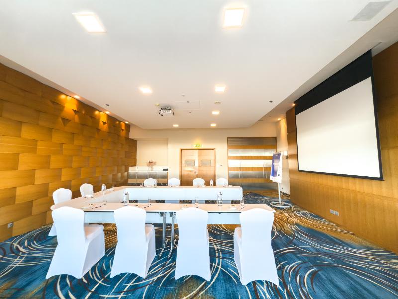 Novotel Dubai Al Barsha image