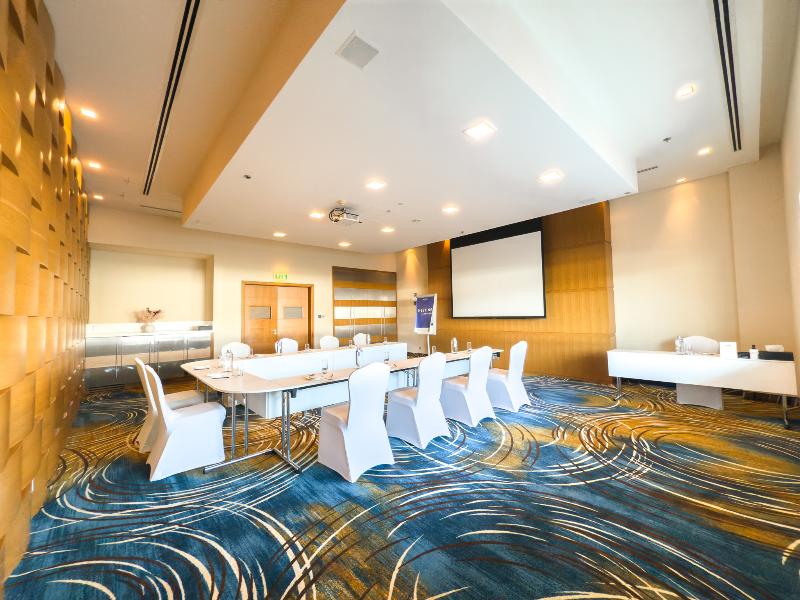 Novotel Dubai Al Barsha image