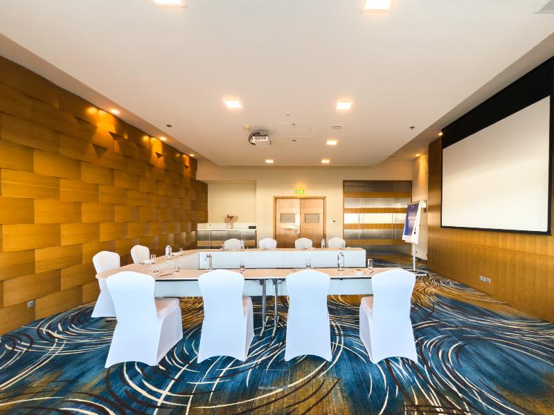 Novotel Dubai Al Barsha image