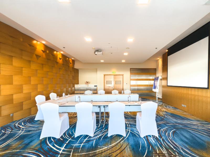 Novotel Dubai Al Barsha image