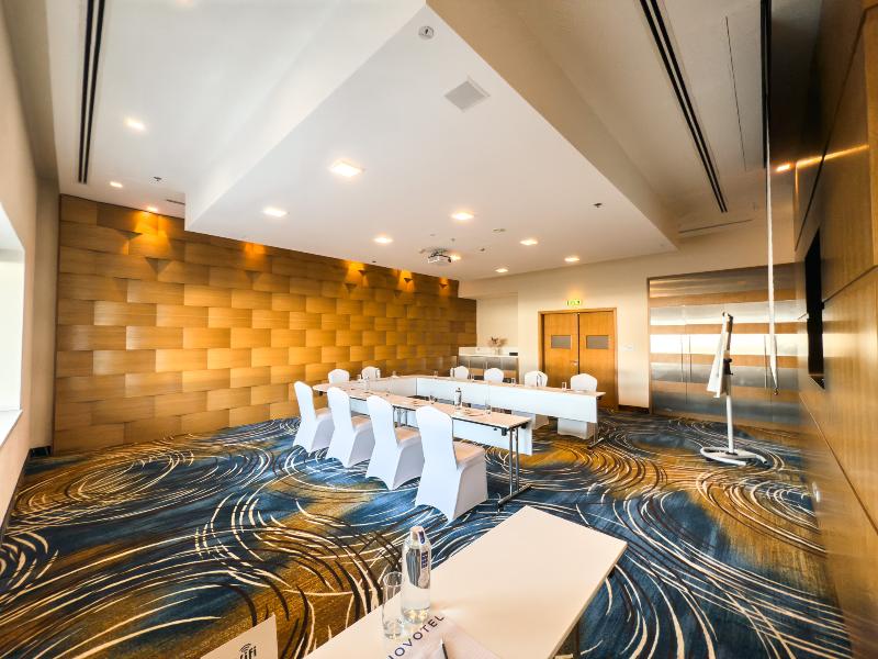 Novotel Dubai Al Barsha image