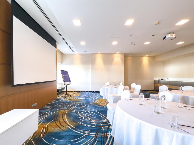 Novotel Dubai Al Barsha image