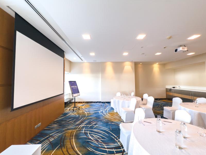 Novotel Dubai Al Barsha image