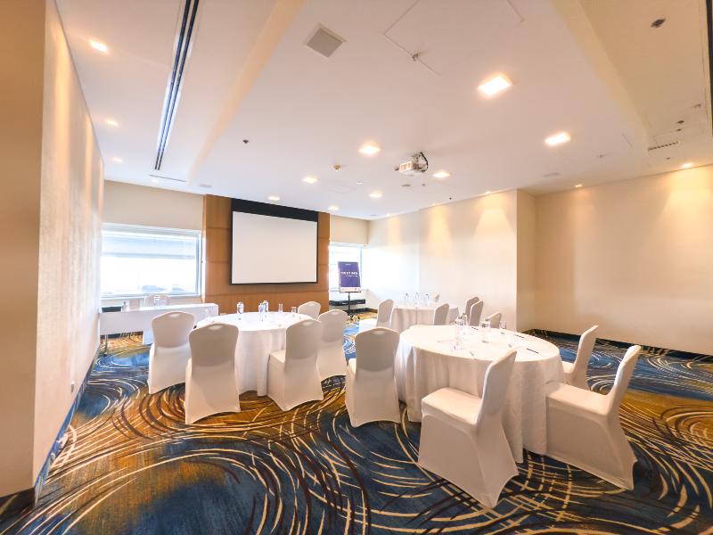Novotel Dubai Al Barsha image