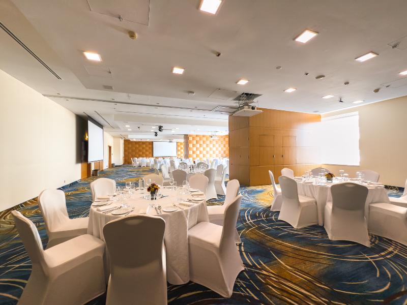 Novotel Dubai Al Barsha image