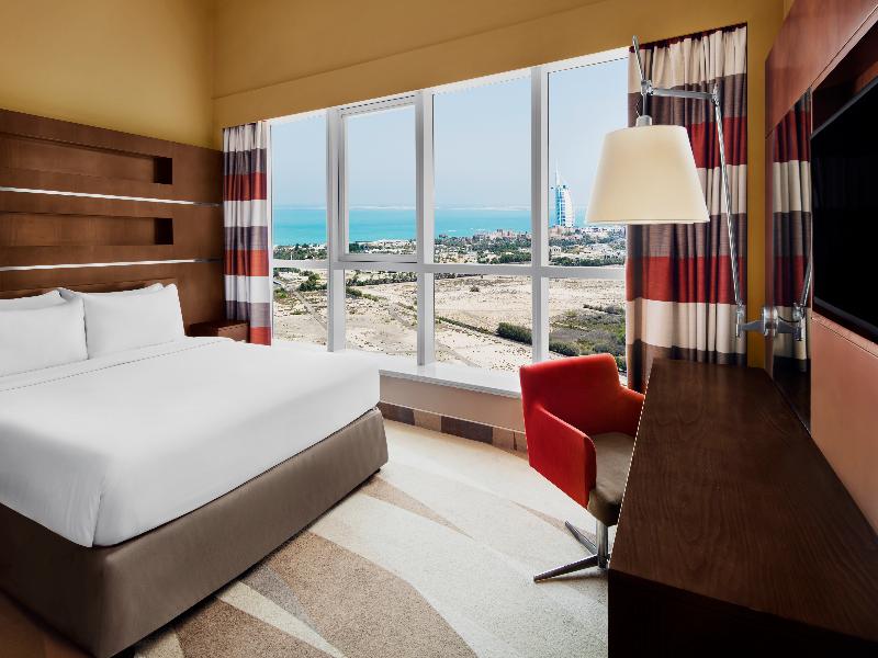 Novotel Dubai Al Barsha image