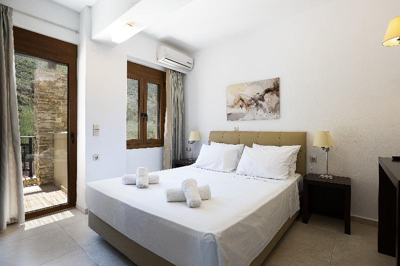 Pantheon Villas & Suites image