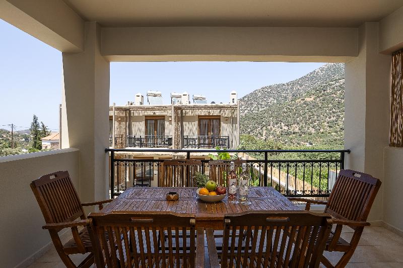 Pantheon Villas & Suites image