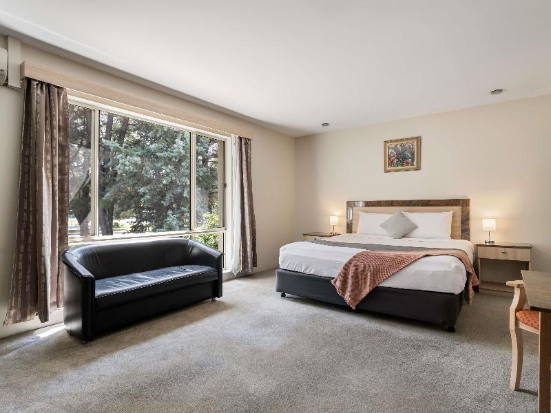 ibis Styles Canberra image