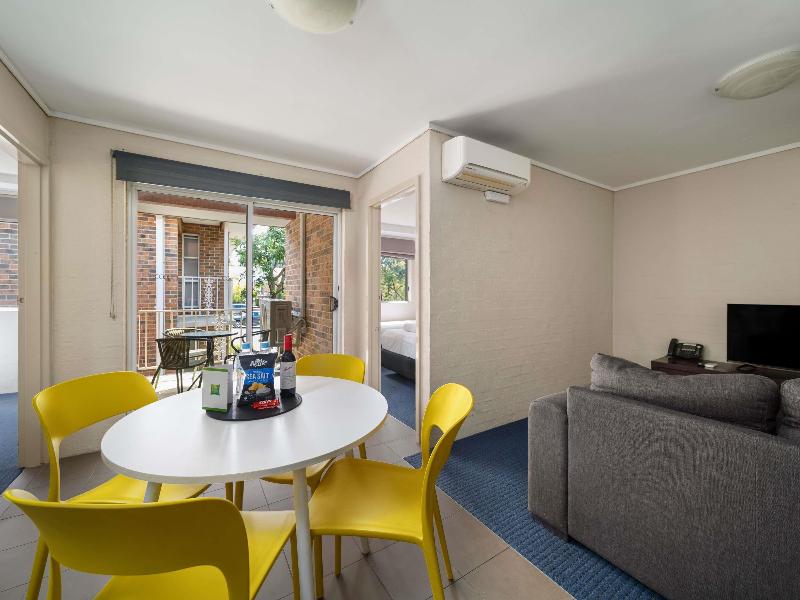 ibis Styles Canberra image