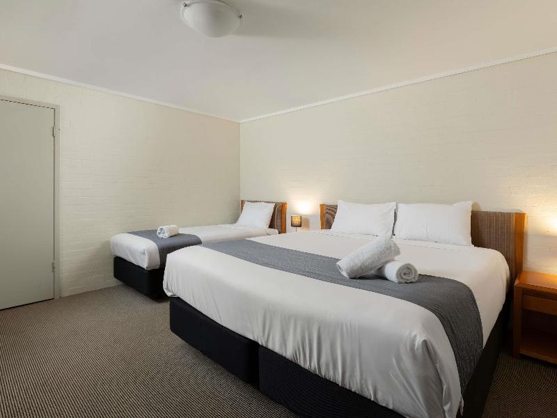 ibis Styles Canberra image
