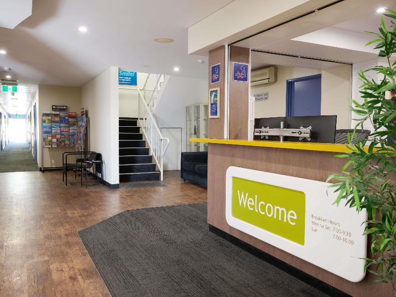 ibis budget Perth Airport image