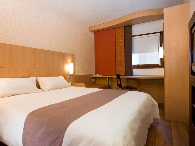 ibis Dinant Centre image
