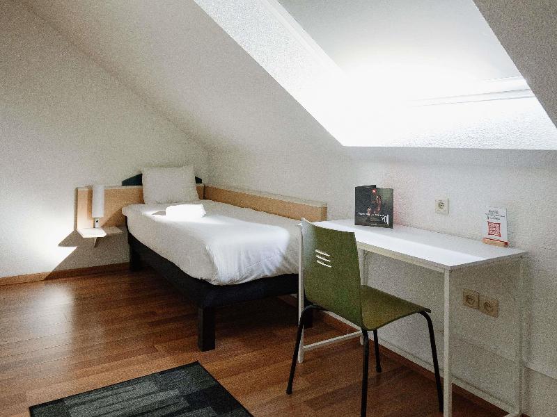 ibis Brussels Waterloo image