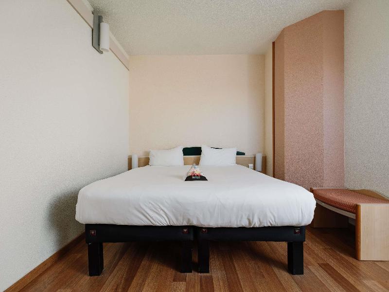 ibis Brussels Waterloo image