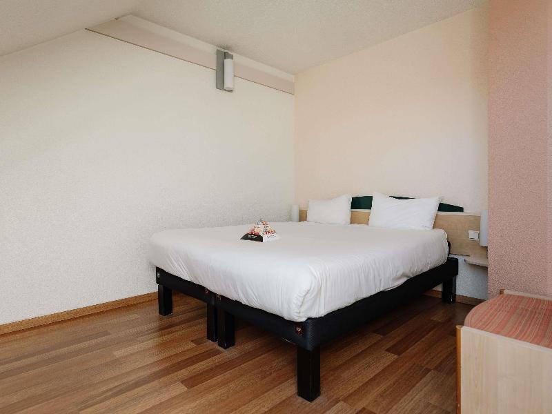ibis Brussels Waterloo image