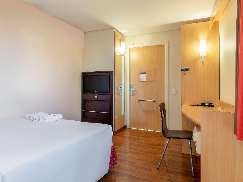 ibis BH Afonso Pena Savassi image