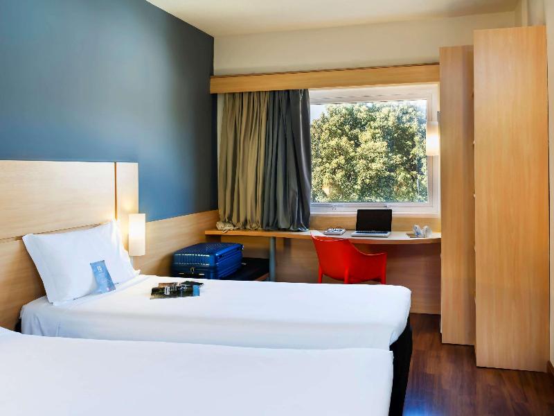 ibis Paulinia image