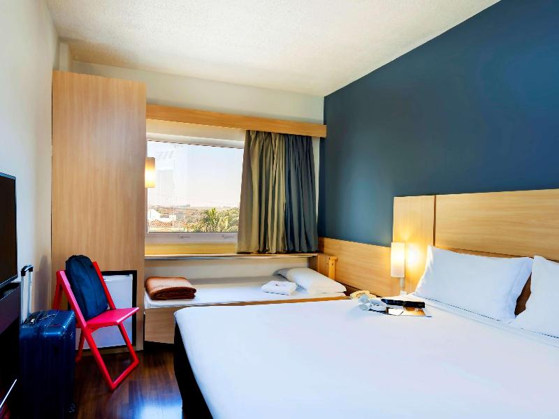 ibis Paulinia image