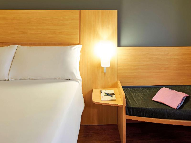 ibis Paulinia image