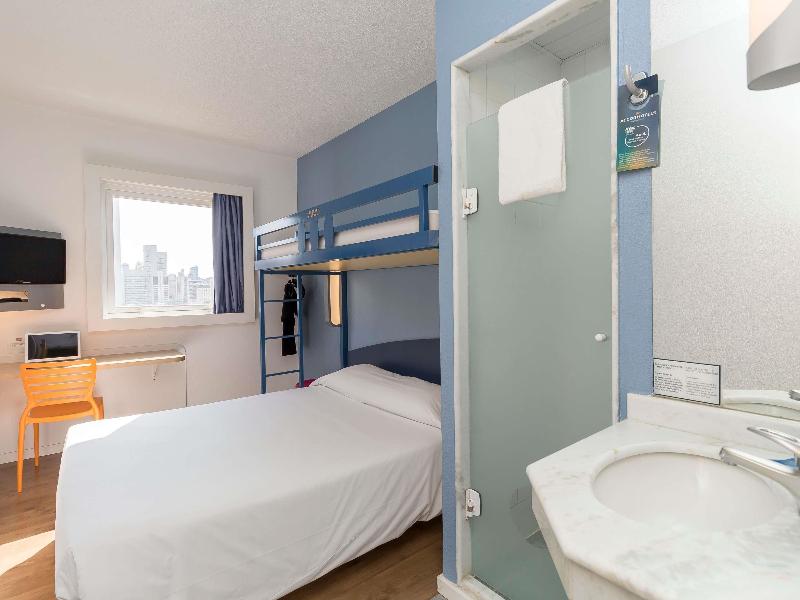 ibis budget Curitiba Centro  image