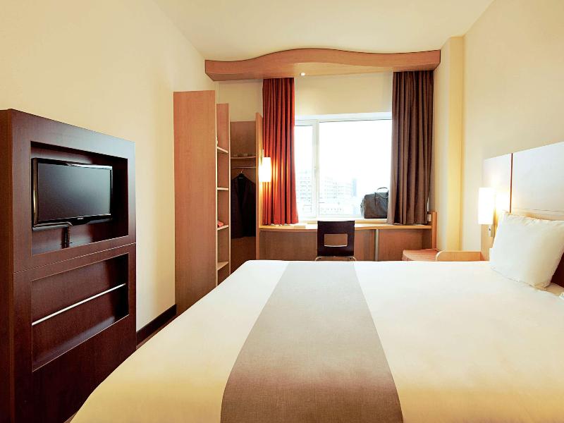 ibis Canoas Shopping image