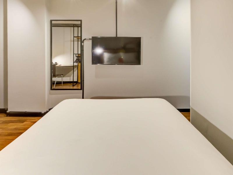 Ibis Copacabana Posto 2 image