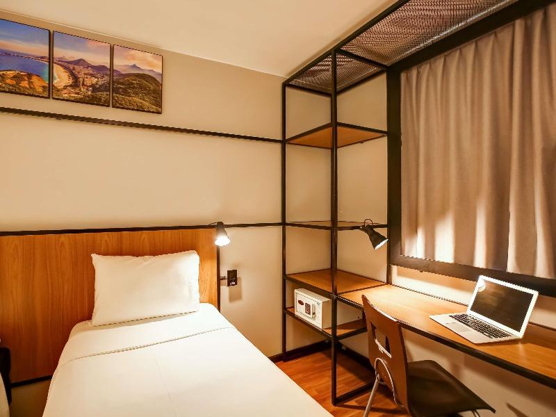 Ibis Copacabana Posto 2 image