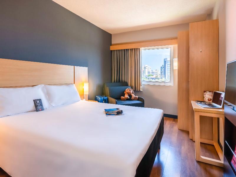 Ibis Sorocaba image