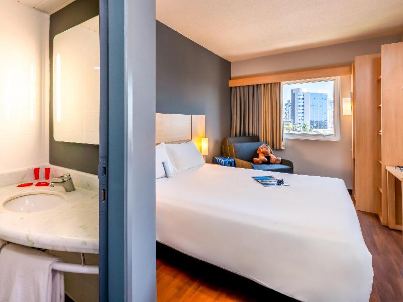 Ibis Sorocaba image