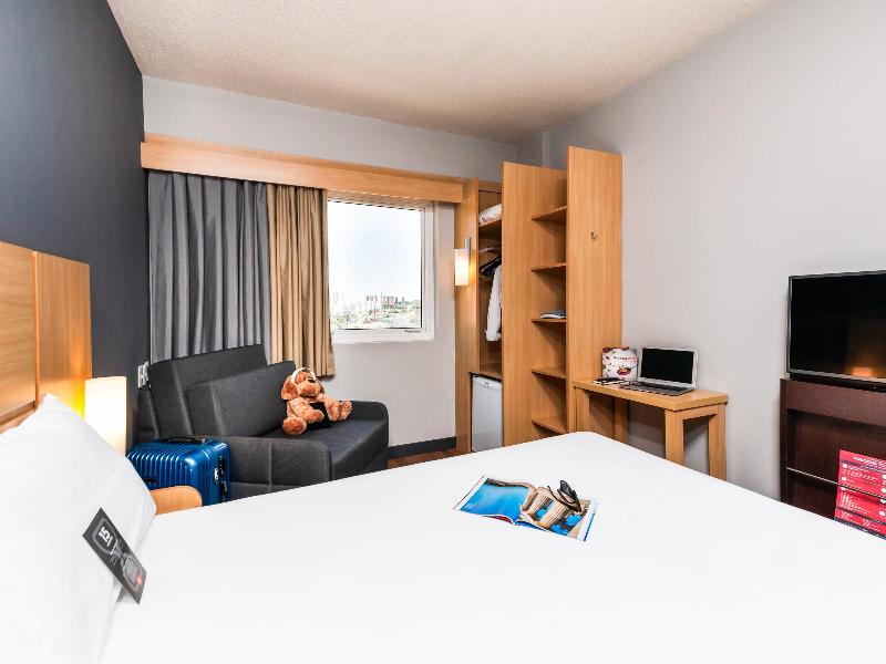 Ibis Sorocaba image