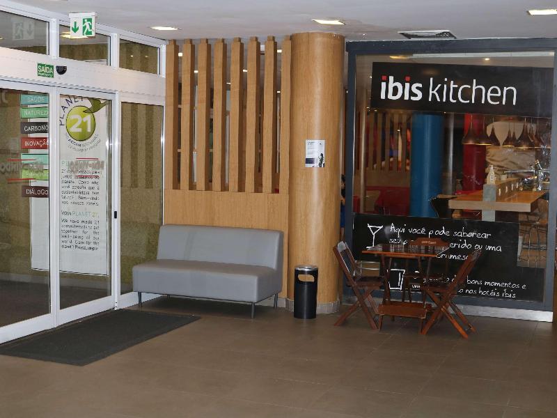 Ibis Salvador Rio Vermelho image