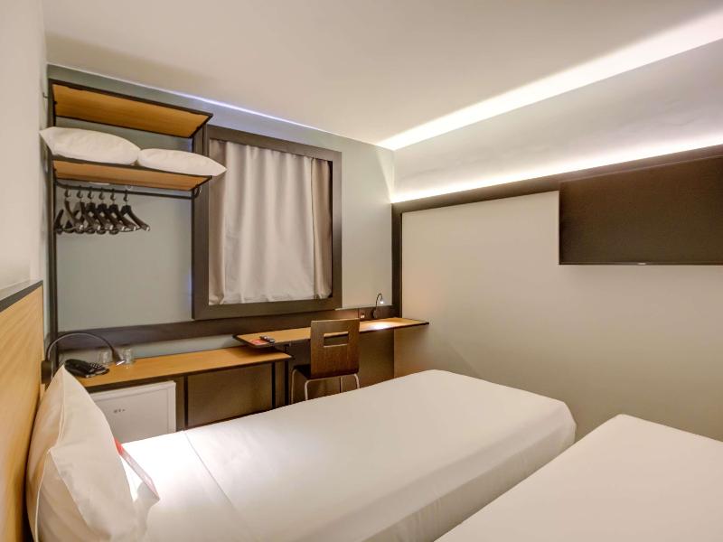 ibis Vitoria Praia de Camburi image