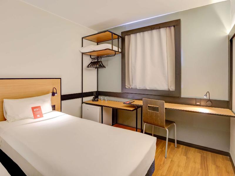 ibis Vitoria Praia de Camburi image