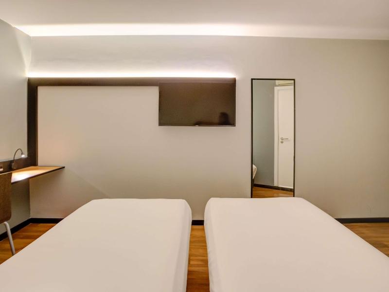 ibis Vitoria Praia de Camburi image