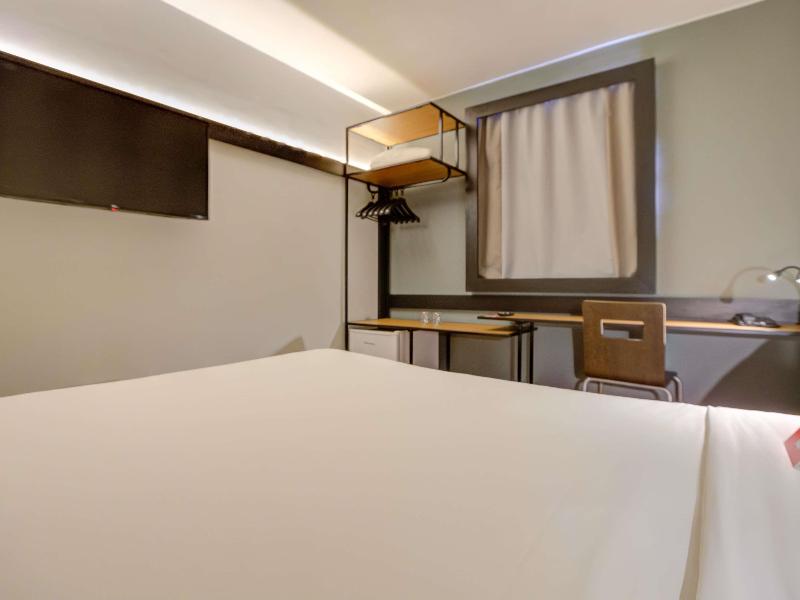 ibis Vitoria Praia de Camburi image