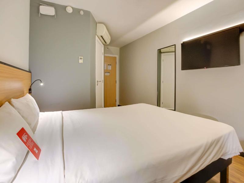 ibis Vitoria Praia de Camburi image